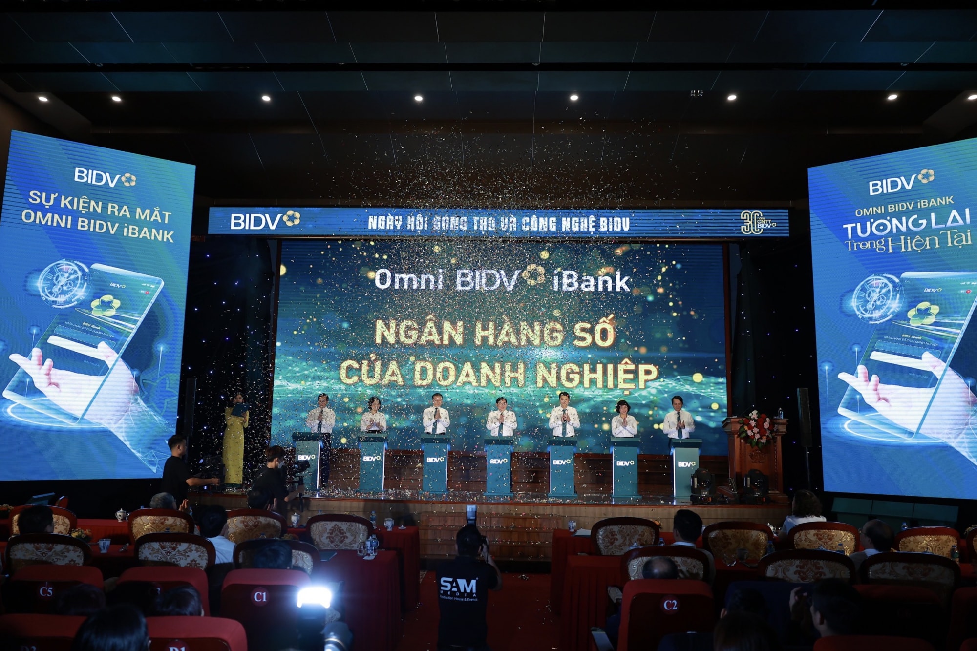 omni bidv ibank trai nghiem ngan hang so vuot troi cho khach hang to chuc hinh 2