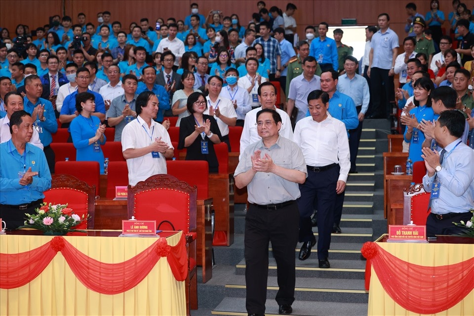 chung ta luon lang nghe thau hieu ton trong cac y kien cua nguoi lao dong hinh 1