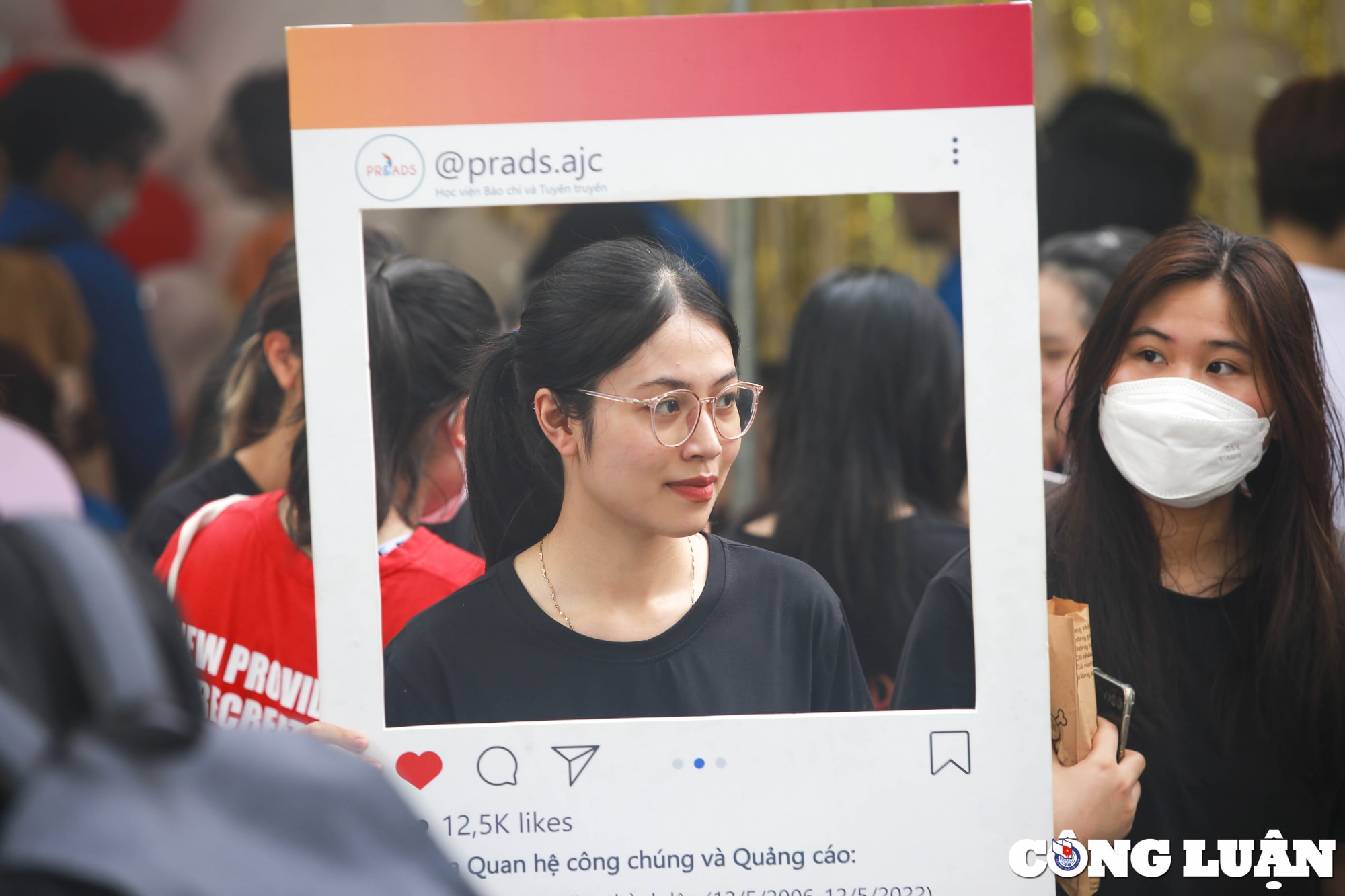 ha noi dong dao phu huynh hoc sinh den ngay hoi tu van tuyen sinh huong nghiep hinh 11