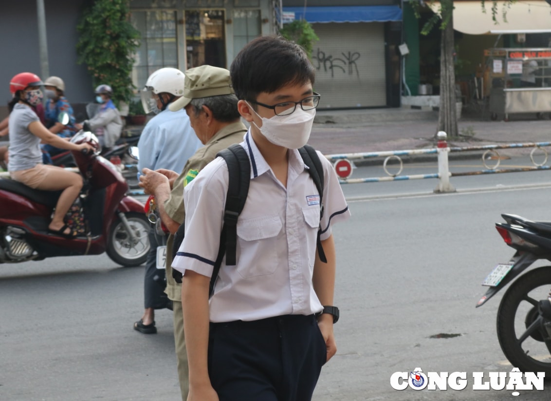 hung khoi trong ngay thi cuoi cua ky tuyen sinh lop 10 tp hcm mong de se de tho hon hinh 8