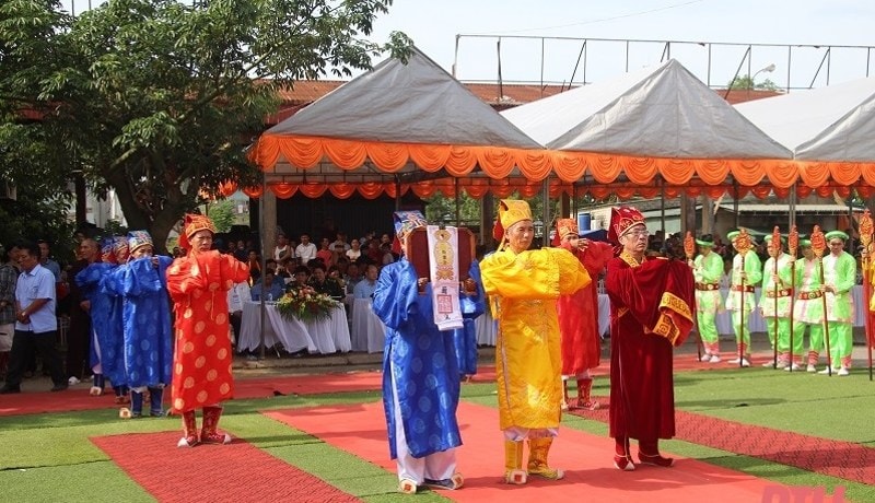 doc dao le hoi cau ngu  boi chai thanh pho sam son hinh 1