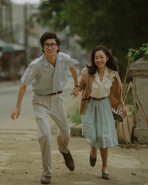 em va trinh bua tiec am nhac va canh sac tren nen noi dung chong cheo hinh 4