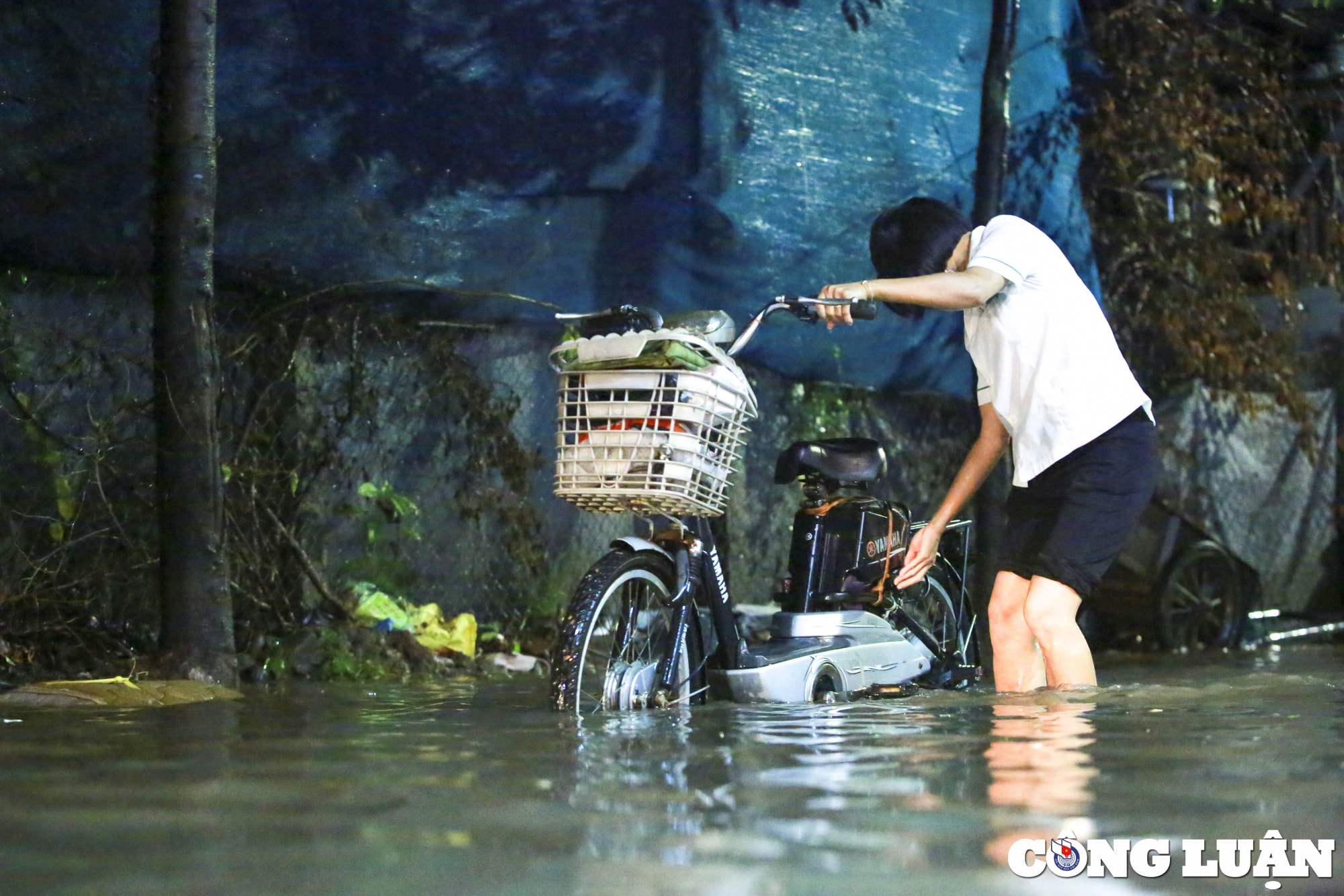 nhieu tuyen pho ha noi ngap sau sau con mua lon hinh 6