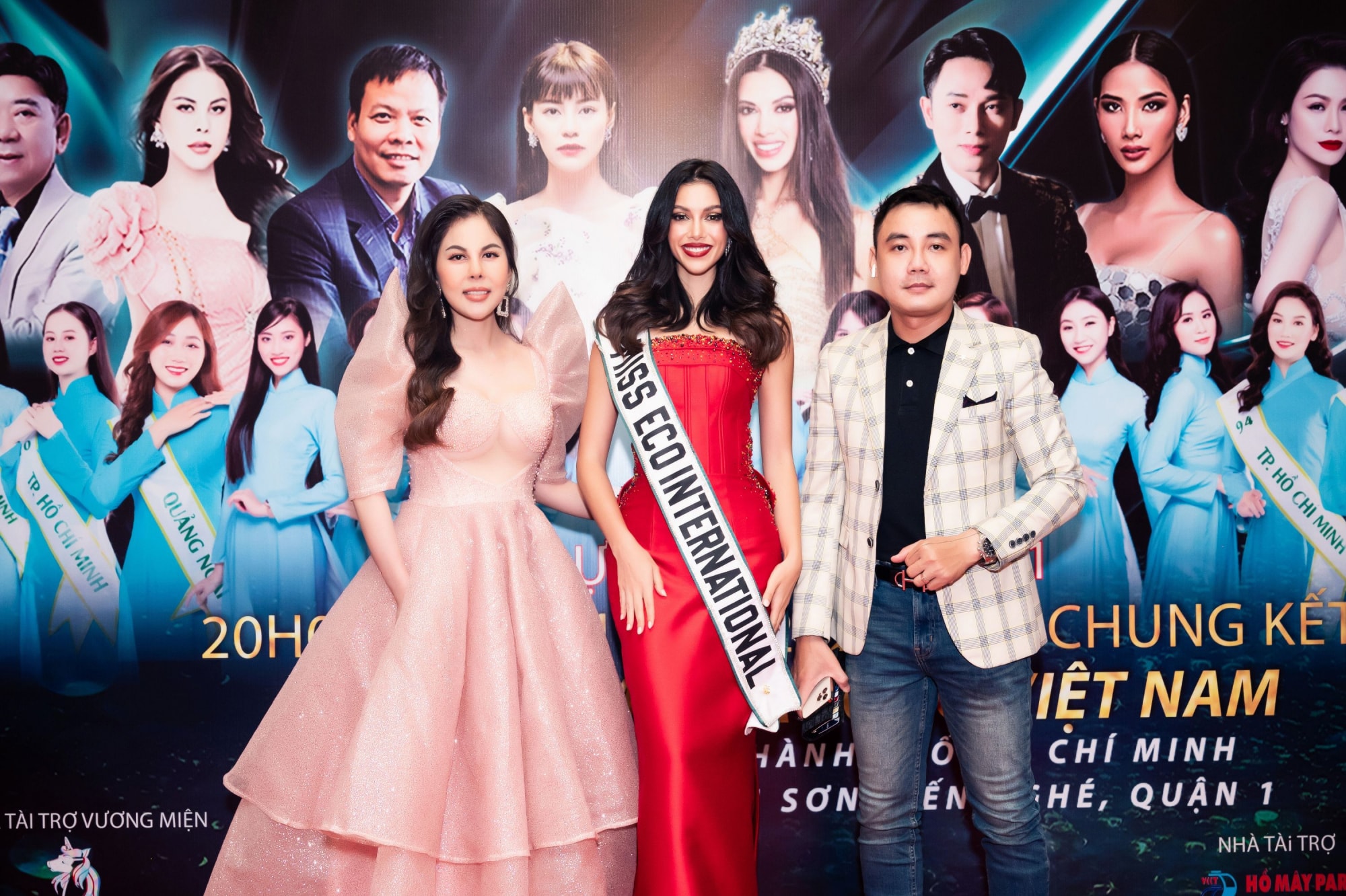 nguyen thanh ha nu sinh den tu ben tre dang quang hoa hau moi truong viet nam mua dau tien hinh 2