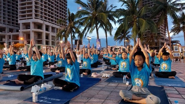 ngay quoc te yoga chinh thuc tro lai viet nam hinh 5