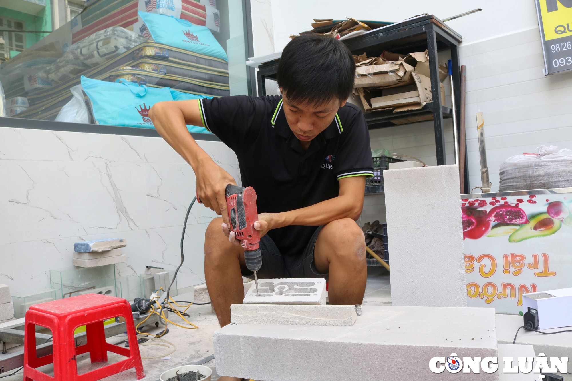 thu choi kien vo cung la mat cua chang trai 9x hinh 11