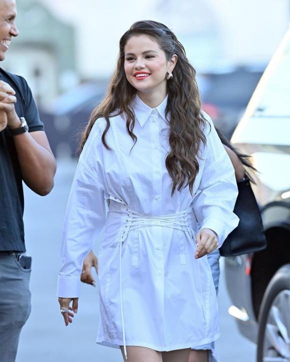 selena gomez nu nghe si luy tinh nhin lai nhung kho khan qua khu hinh 2