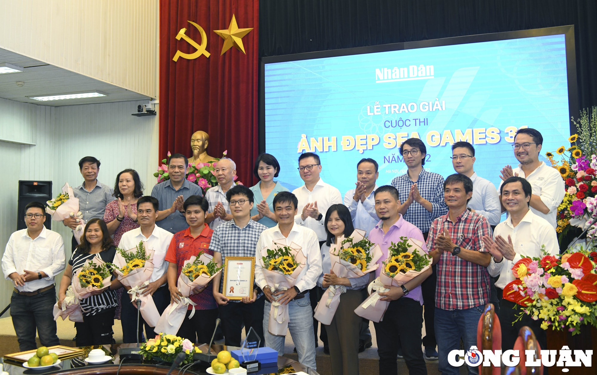bao nhan dan trao 16 giai thuong cuoc thi anh dep sea games 31 hinh 8