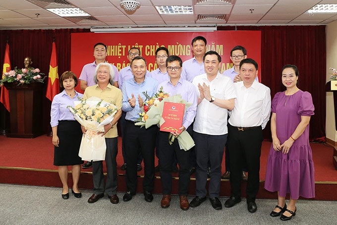 nha bao nguyen tung dien lam tong bien tap tap chi bong da hinh 1