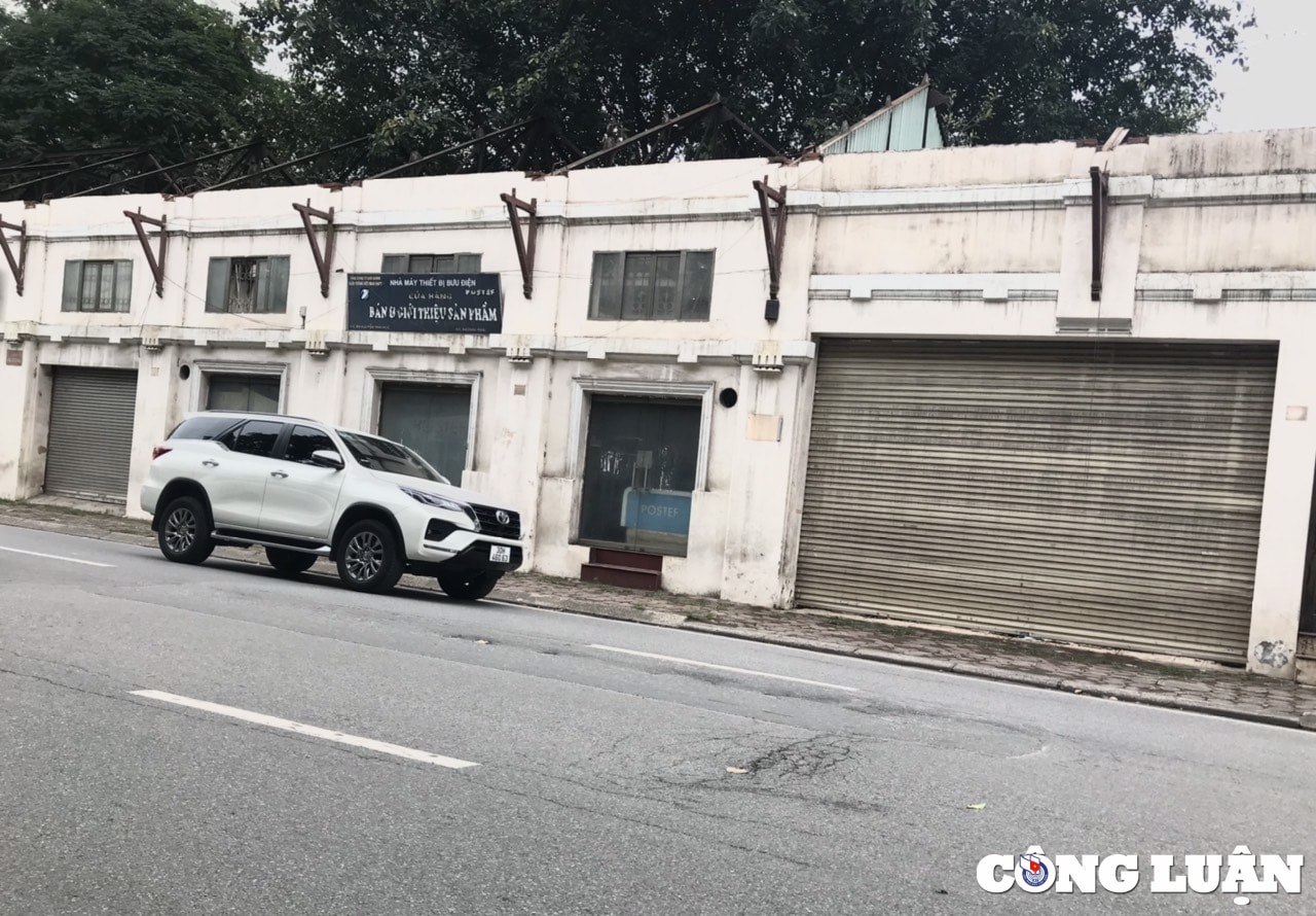 ha noi nguoi dan buc xuc vi duong pho loi lom nhu ao rach hinh 4