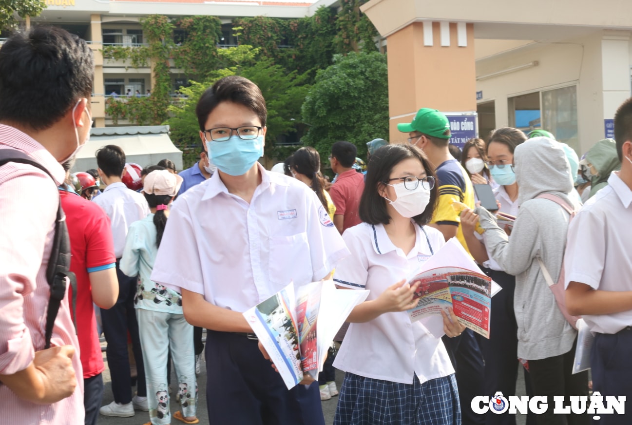 cong bo dap an cac mon thi tuyen sinh lop 10 tp hcm nam 2022 hinh 1