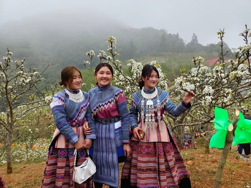 hap dan chuong trinh van hoa  du lich si ma cai  huong sac vung cao hinh 2