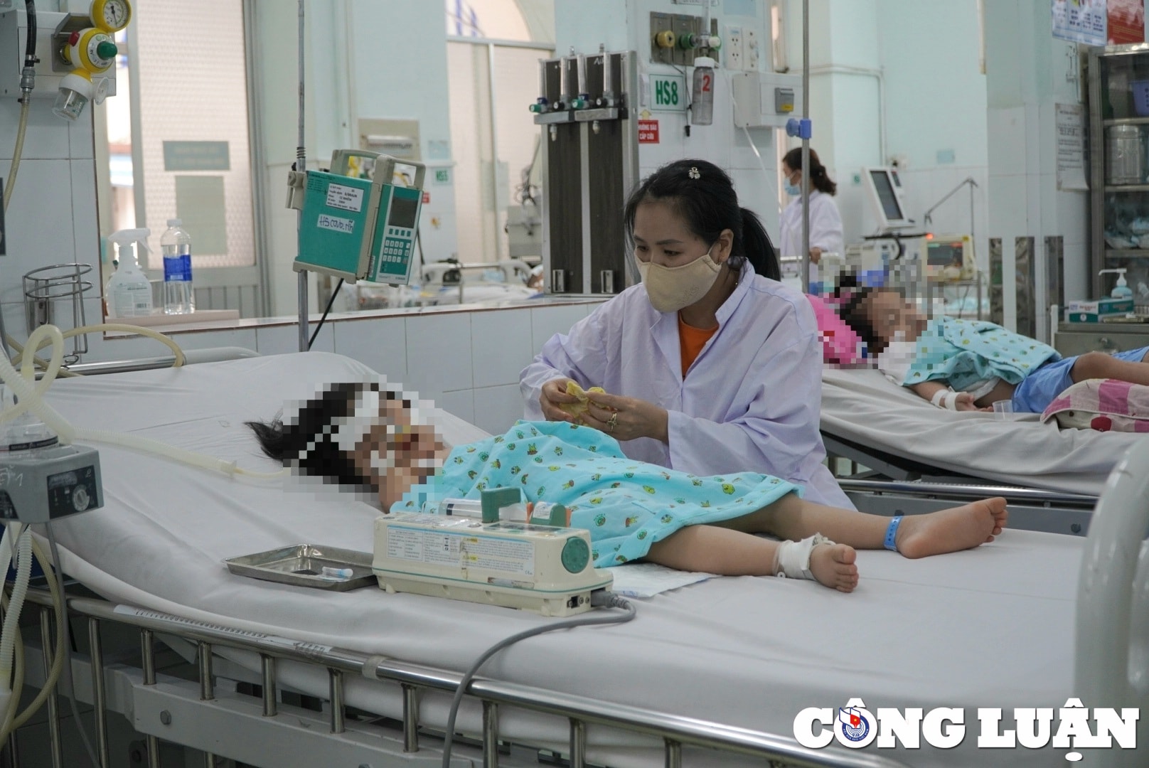 ben trong khu dieu tri sot xuat huyet nang o benh vien nhi dong 2 hinh 12