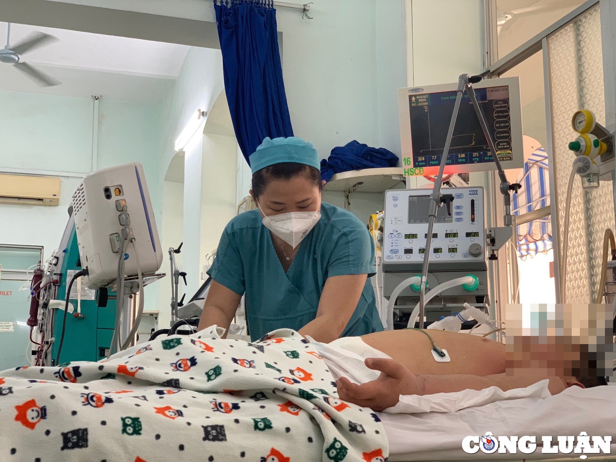 ben trong khu dieu tri sot xuat huyet nang o benh vien nhi dong 2 hinh 9
