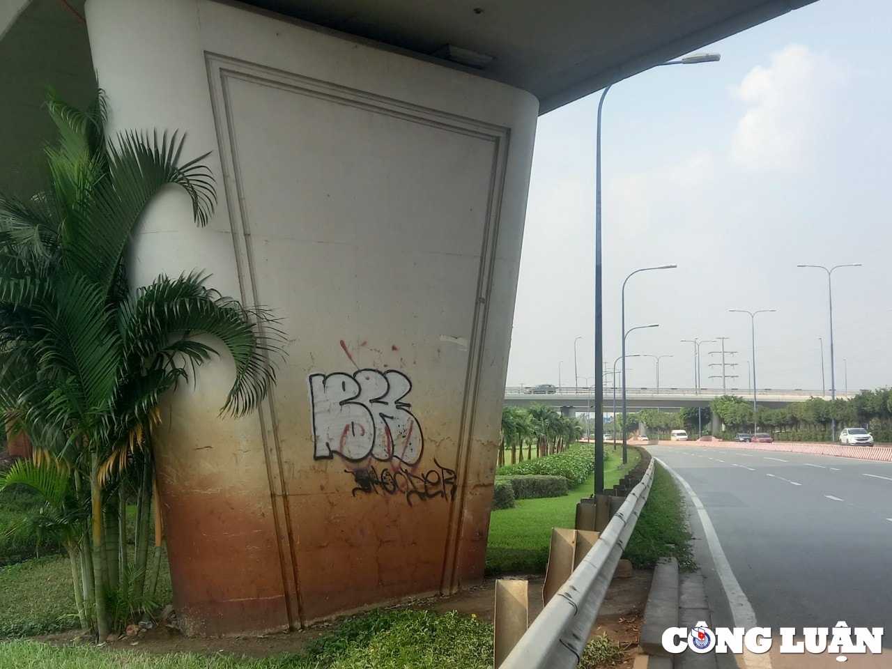 hinh ve bay rac thai tran lan doc tuyen metro 1 o tp hcm hinh 6