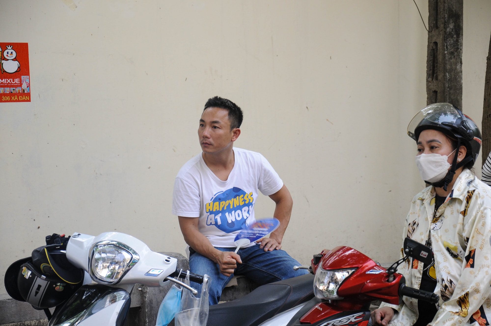 phu huynh doi nang dong hanh cung si tu mua thi hinh 7