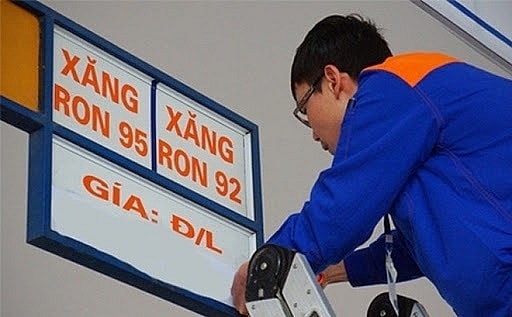 bo tai chinh de xuat giam them 500  1000 dong lit thue bao ve moi truong voi xang dau hinh 1