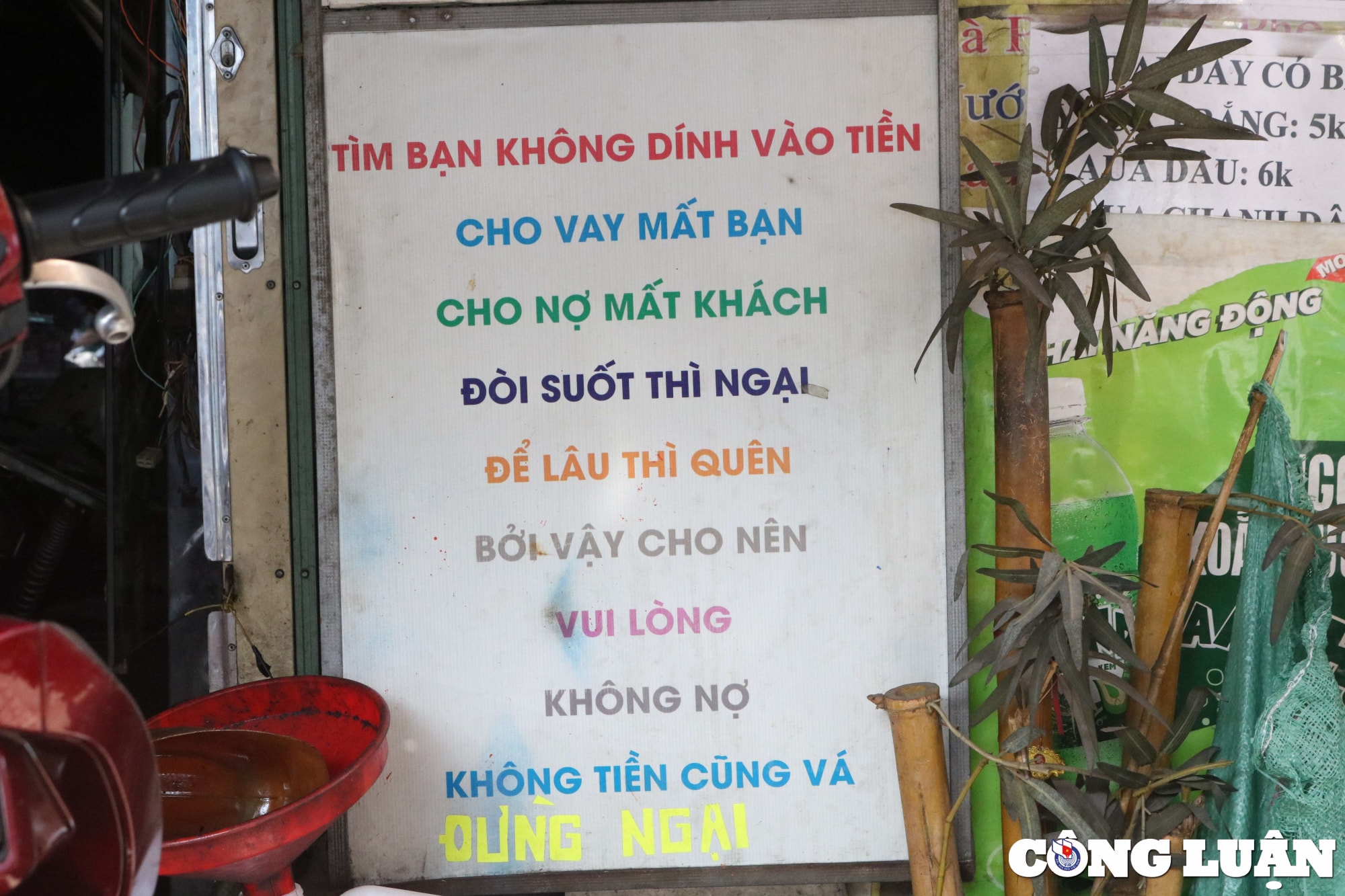 am long bien hieu cua tiem sua xe co tien cung va khong tien cung va hinh 1