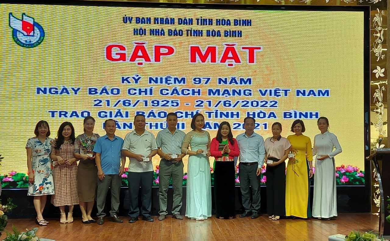 hoa binh gap mat ky niem 97 nam ngay bao chi cach mang viet nam hinh 3