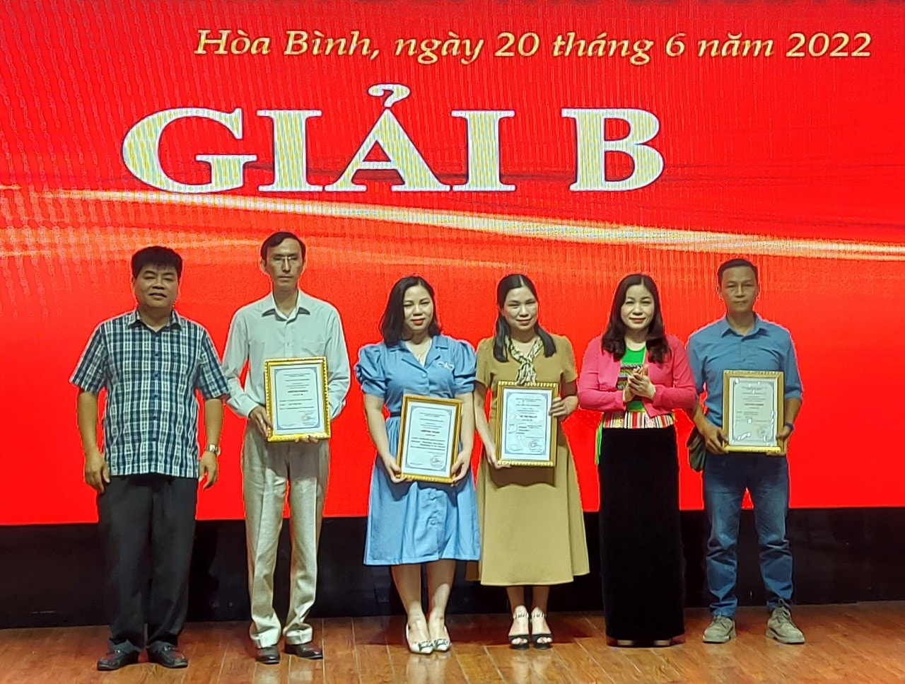 hoa binh tong ket va trao giai bao chi tinh lan thu ii nam 2021 hinh 2