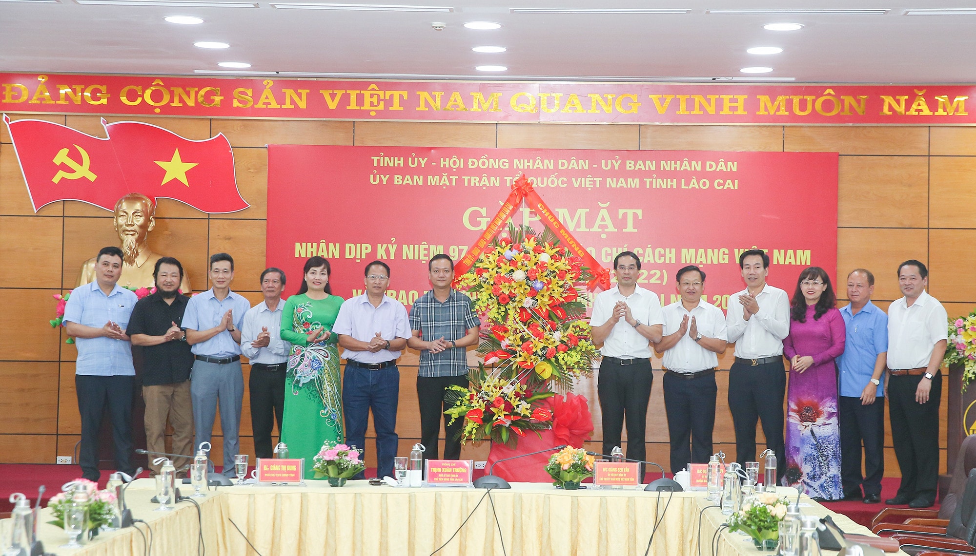 nhieu dia phuong to chuc ky niem 97 nam ngay bao chi cach mang viet nam va trao giai bao chi hinh 2