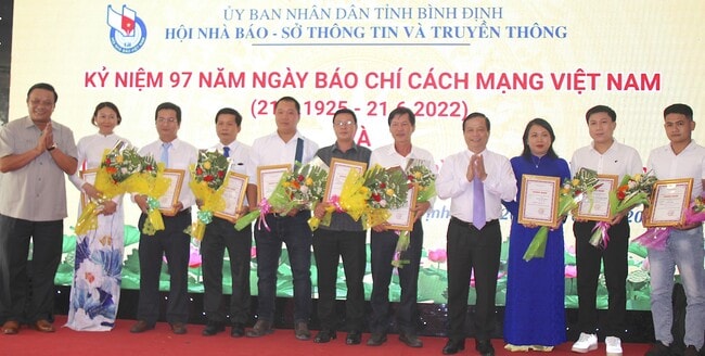 nhieu dia phuong to chuc ky niem 97 nam ngay bao chi cach mang viet nam va trao giai bao chi hinh 5