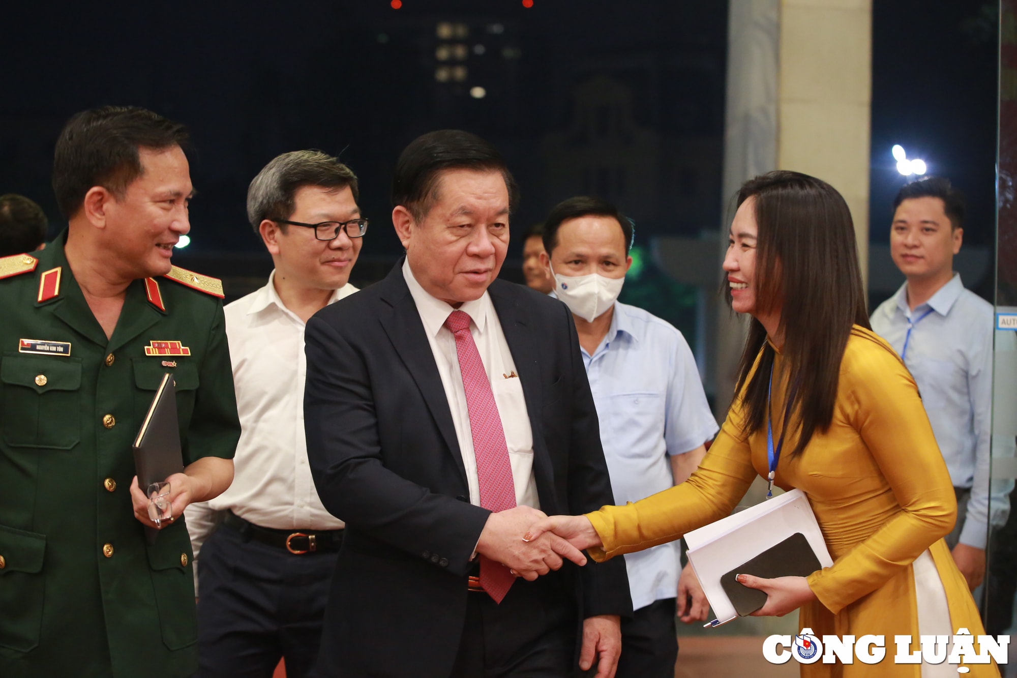 thu tuong pham minh chinh du le trao giai bao chi quoc gia lan thu xvi nam 2021 hinh 4