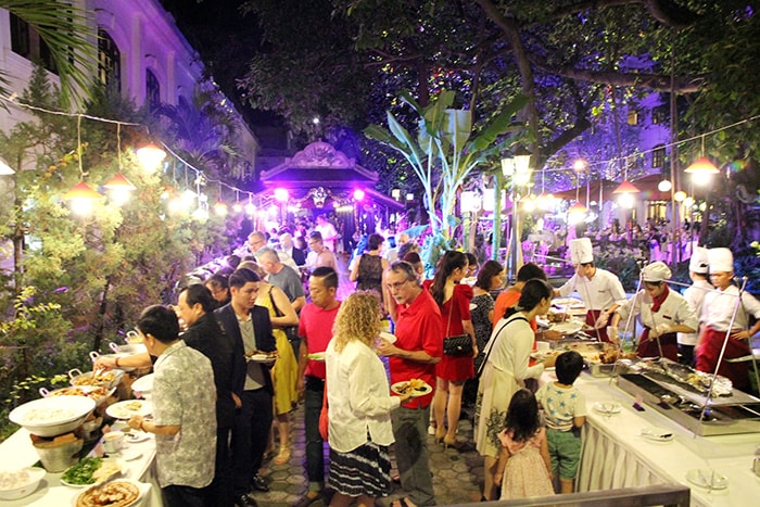 ha noi va hoi an lot top tour du lich trai nghiem hang dau chau a hinh 3