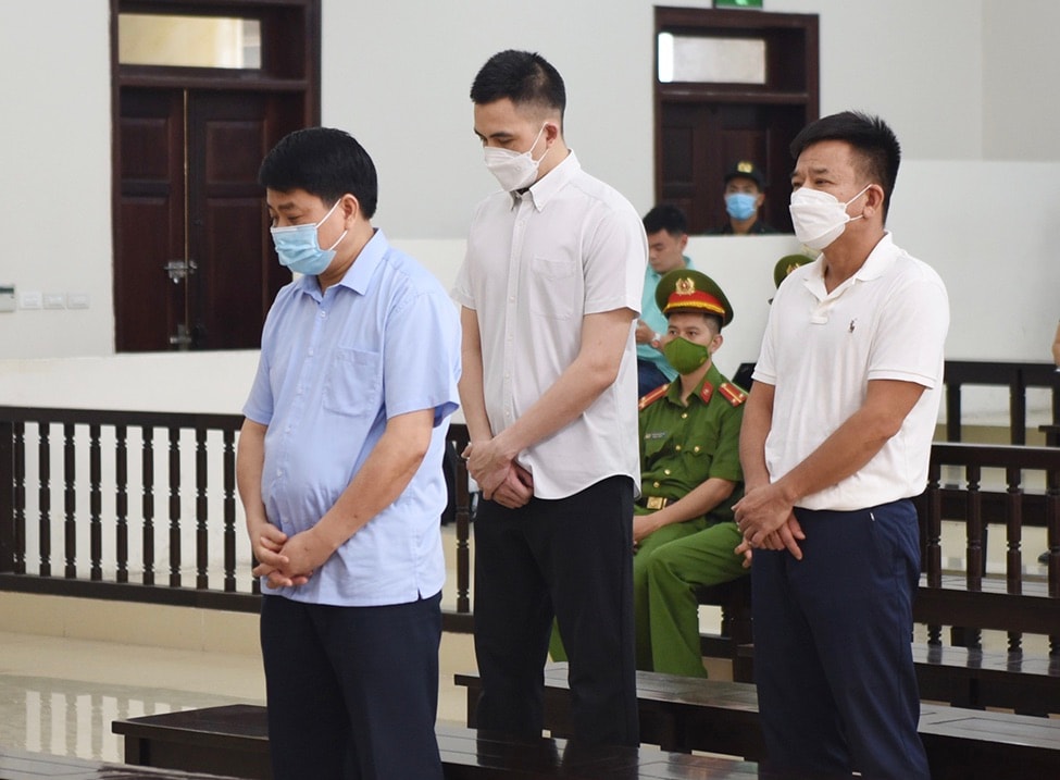 khac phuc 25 ty dong cuu chu tich ha noi nguyen duc chung duoc giam 3 nam tu hinh 1