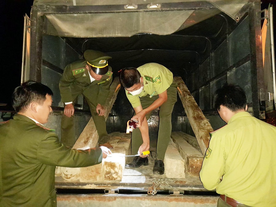 bat giu mot xe cho go quy po mu tai thi xa sa pa hinh 1