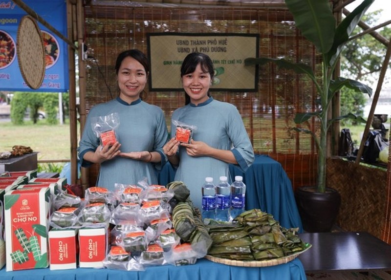 Gian hàng bánh truyền thống từ các làng nghề của TP Huế 