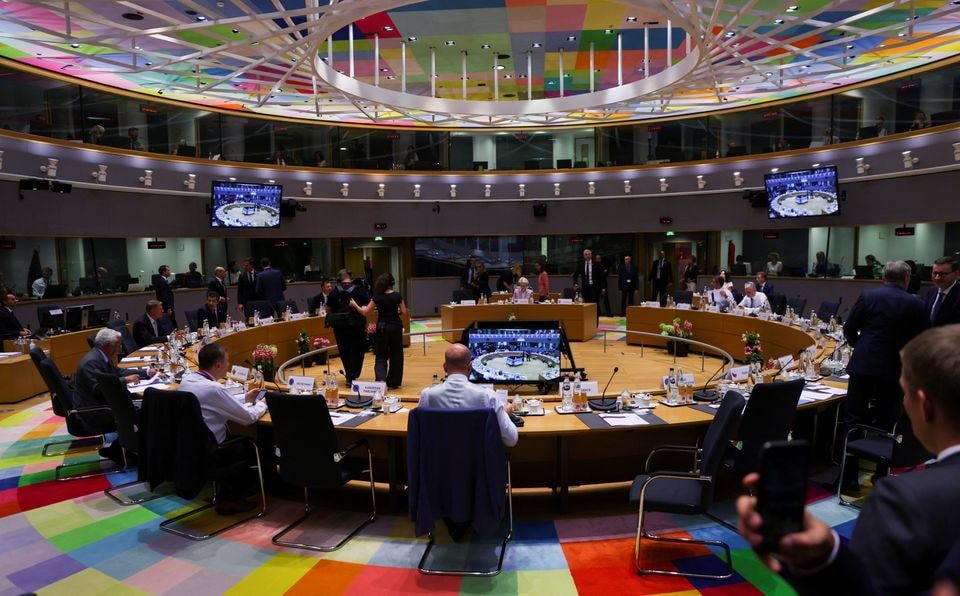 Các nhà lãnh đạo Liên minh châu Âu đã cấp tư cách ứng viên cho Ukraine và Moldova tại hội nghị thượng đỉnh ở Brussels, Bỉ vào ngày 23 tháng 6 năm 2022. Ảnh: Reuters