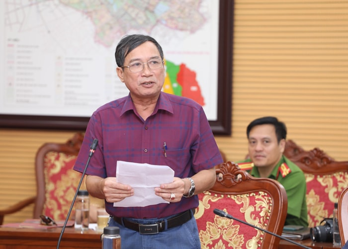 Cử tri quận Nam Từ Liêm phát biểu tại hội nghị. Ảnh: HNP
