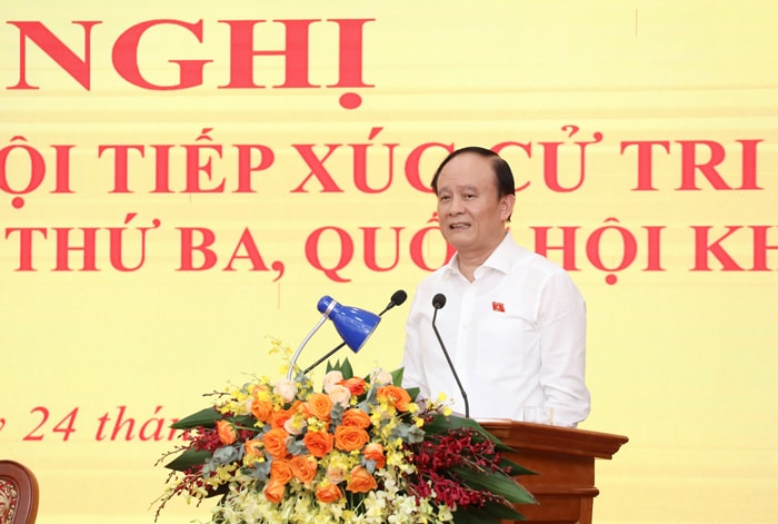 Chủ tịch HĐND TP Nguyễn Ngọc Tuấn phát biểu tiếp thu ý kiến cử tri. ẢNh: HNP