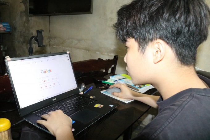 Dù học phí không rẻ, phụ huynh vẫn 