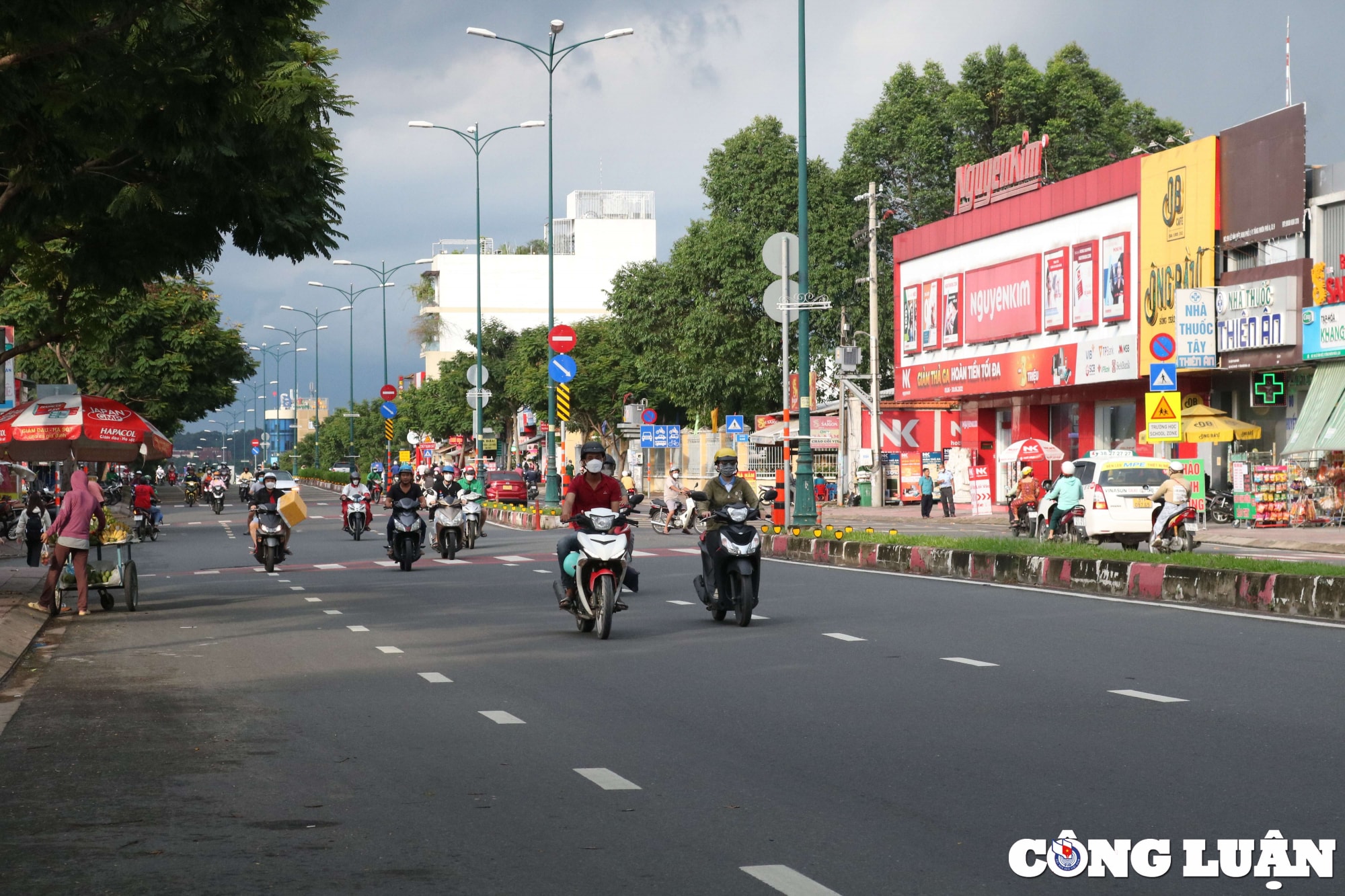 Dự án mở rộng tuyến đường Lê Văn Việt trước đây do Ban Quản lý dự án đầu tư xây dựng khu vực quận 9 làm chủ đầu tư. Trong đó, năm 2018, đoạn từ đường Lã Xuân Oai đến ngã ba Mỹ Thành (khoảng 3 km) đã hoàn thiện nâng cấp, mở rộng 30 m, hoàn chỉnh hệ thống thoát nước, bó vỉa, vỉa hè và tạo mảng xanh.