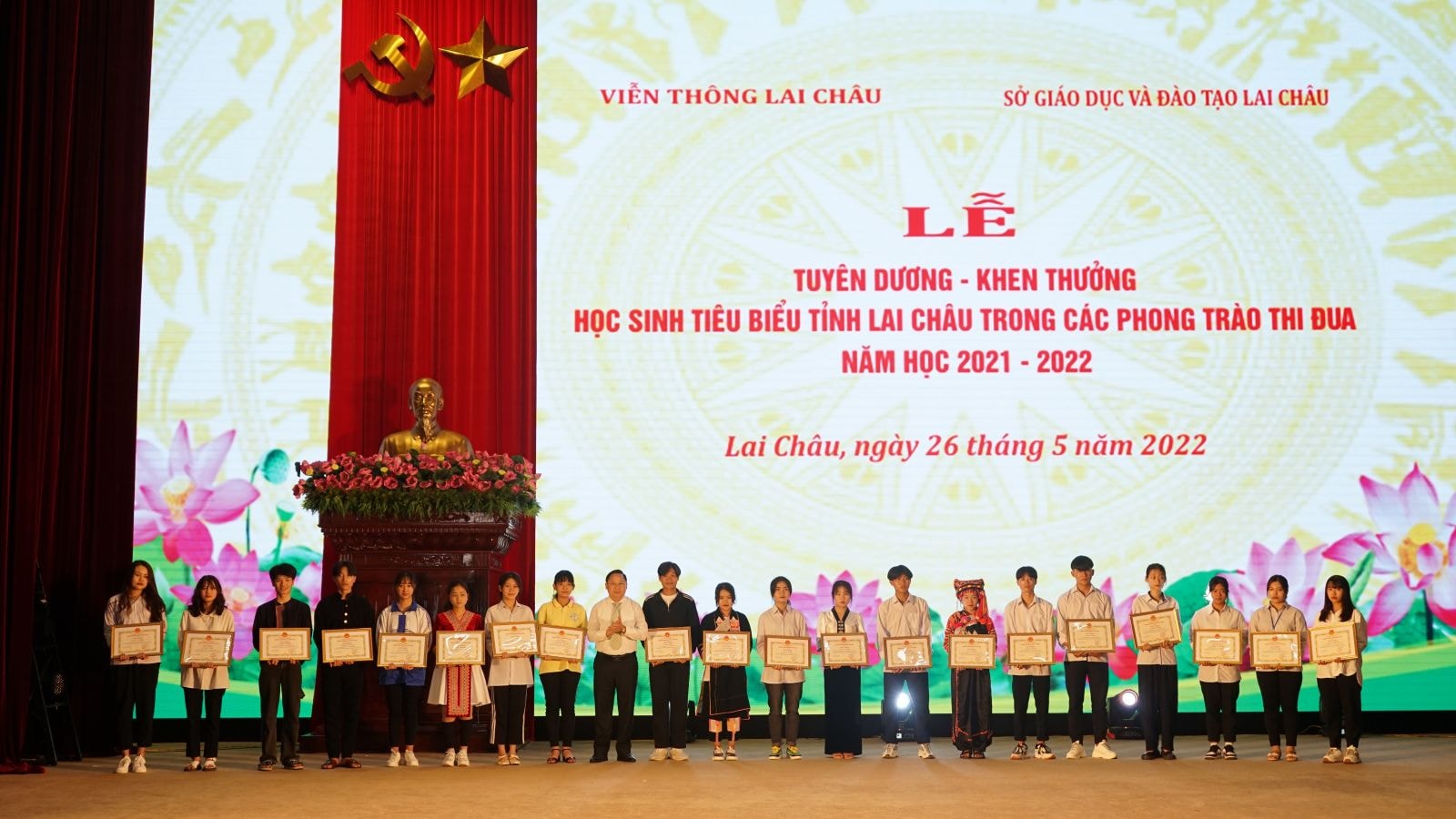 nganh giao duc lai chau vuot kho hoan thanh xuat sac nhiem vu duoc giao hinh 2