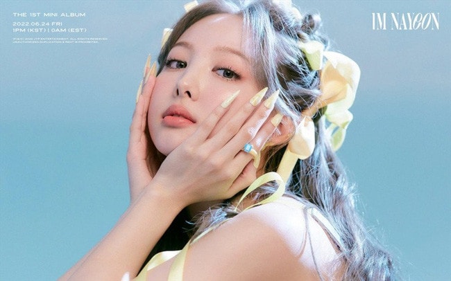 Nữ ca sĩ xinh đẹp và bùng cháy trong album mới Im Nayeon. - Ảnh: JYP