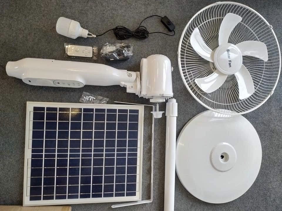Chi phí độn giá quạt năng lượng mặt trời chủ yếu là do pin năng lượng.