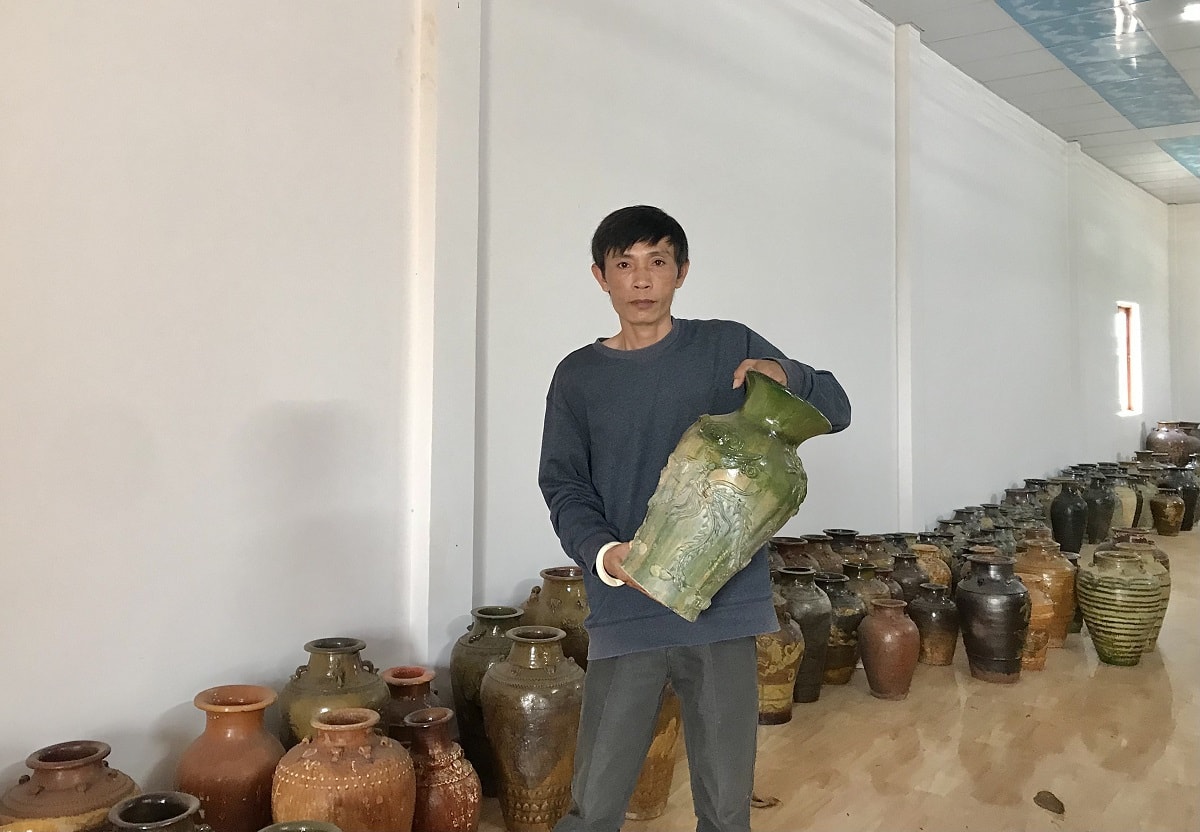 Hiện ông Khoang đang sở hữu một bảo tàng tư nhân trưng bày cổ vật ở tỉnh Phú Yên, sắp tới ông sẽ xây dựng thêm một bảo tàng tại Gia Lai