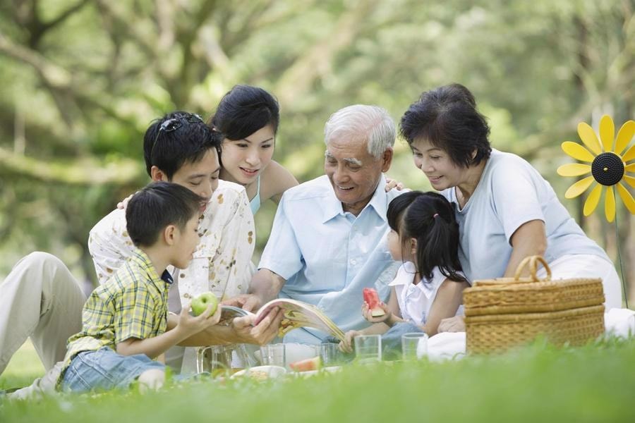 Gia đình là cái nôi đầu tiên nuôi dưỡng, giáo dục con người. Ảnh: TL
