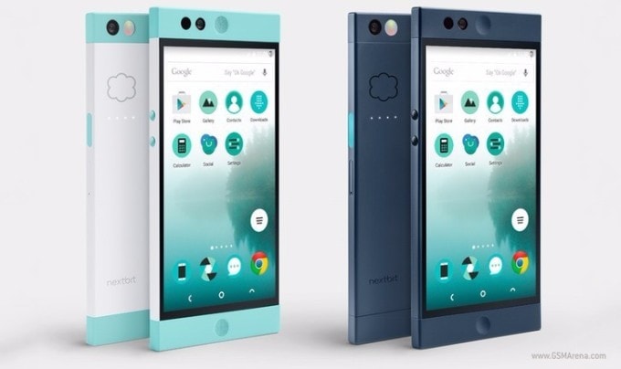 Nextbit Robin: Điểm độc đáo của Nothing Phone 1 tập trung ở mặt lưng, còn phần trước không có gì khác biệt. Trong khi đó, Nextbit Robin, xuất hiện đầu năm 2016, đặt trọng tâm vào thiết kế khác biệt toàn diện. Nó có phần khung phẳng và cạnh sắc nét, mặt sau phối hợp hai màu xanh trắng, còn mặt trước có màng lưới bọc loa hình tròn, tương phản với những đường nét thẳng của máy.