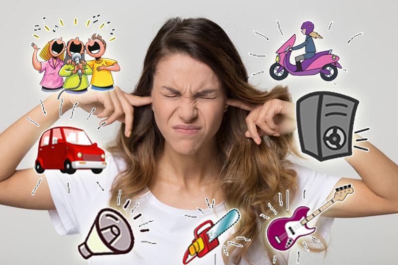 Tránh xa tiếng ồn, nơi có ánh sáng gắt: Tiếng ồn lớn hay đèn nhấp nháy, ánh sáng chói gắt là những tác nhân góp phần dẫn đến chứng đau nhức đầu. Vì vậy, nên nạn chế ánh nắng chiếu trực tiếp bằng cách che rèm cửa sổ. Đeo kính râm khi ra ngoài đường, đặc biệt là thời điểm nắng gắt 10 giờ sáng- 16 giờ chiều. Sử dụng màn hình chống chói hoặc điều chỉnh ánh sáng màn hình máy tính xuống mức trung bình. Lắp bóng đèn huỳnh quang quang phổ toàn phòng. Nghỉ ngơi tại một nơi yên tĩnh, ánh sáng nhẹ dịu và thoáng đãng.