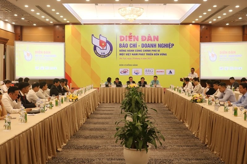 Diễn đàn “Báo chí – doanh nghiệp đồng hành cùng Chính phủ vì một Việt Nam phát triển thịnh vượng”.