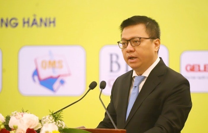 Đồng chí Lê Quốc Minh - Ủy viên Trung ương Đảng, Tổng Biên tập Báo Nhân Dân, Phó Trưởng Ban Tuyên giáo Trung ương, Chủ tịch Hội Nhà báo Việt Nam phát biểu tại diễn đàn.