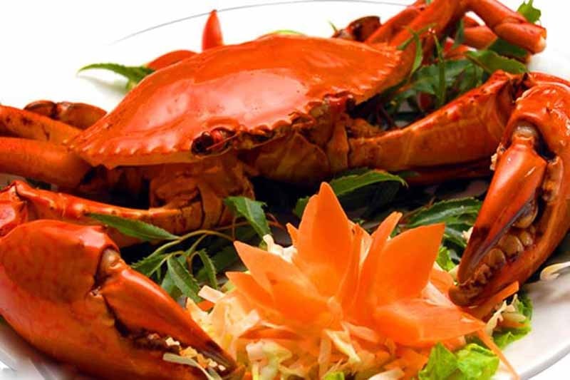 Cua bể: Theo Đông y, cua bể lành tính, tác dụng bồi bổ cơ thể, cải thiện khả năng chăn gối. Nam giới nên bổ sung vào thực đơn mỗi tuần khoảng 1 lần để tăng cường sức khỏe.