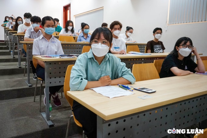 Thí sinh trong kỳ thi Đánh giá năng lực năm 2022, tranh suất sớm vào đại học. Ảnh: Thúy Vy