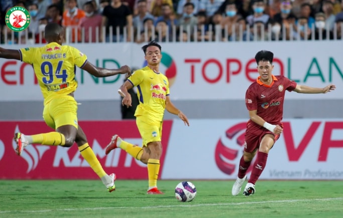 binh dinh fc bi hagl cam hoa tren san nha hinh 1