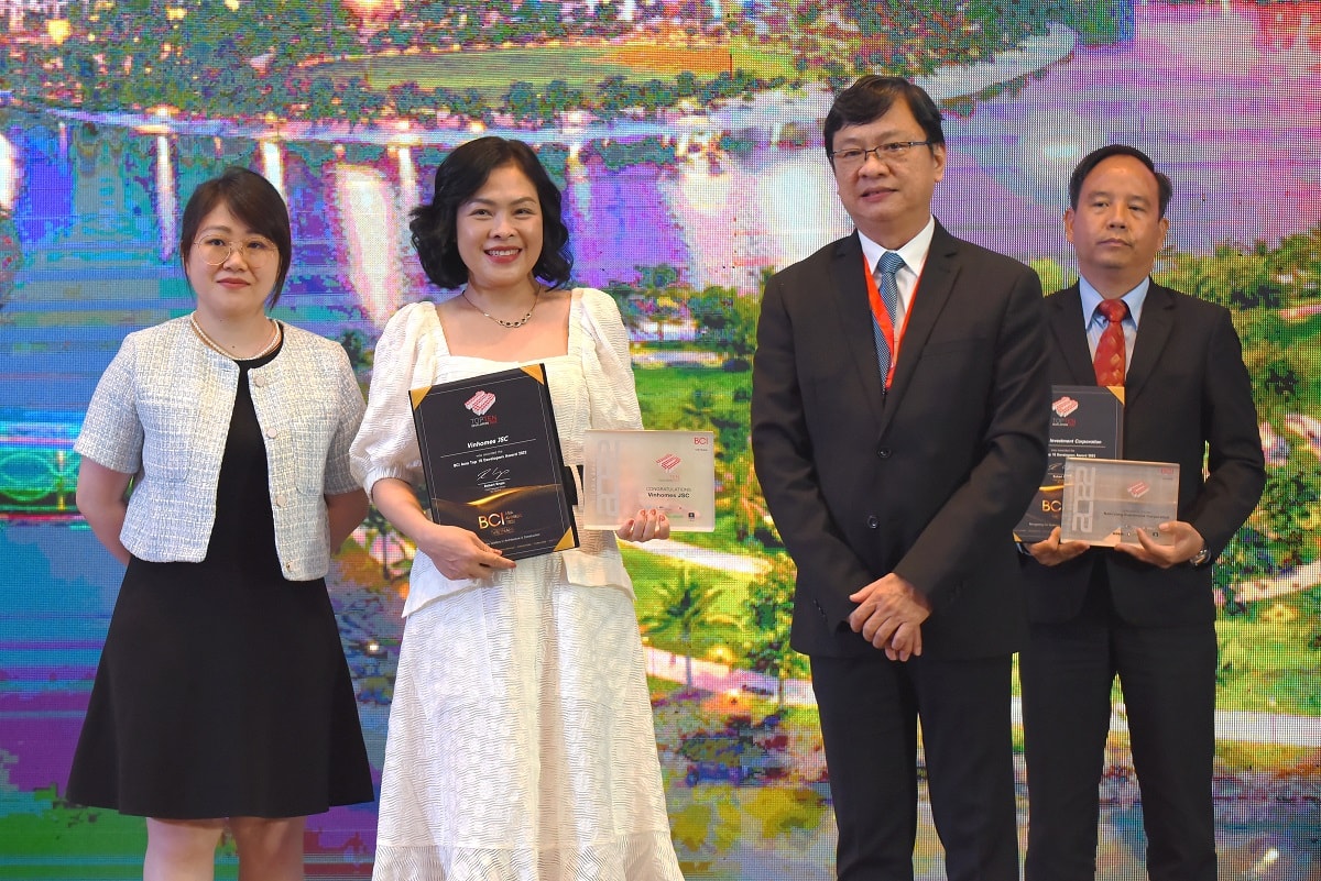 vinhomes duoc vinh danh top 10 chu dau tu bat dong san hang dau viet nam hinh 1