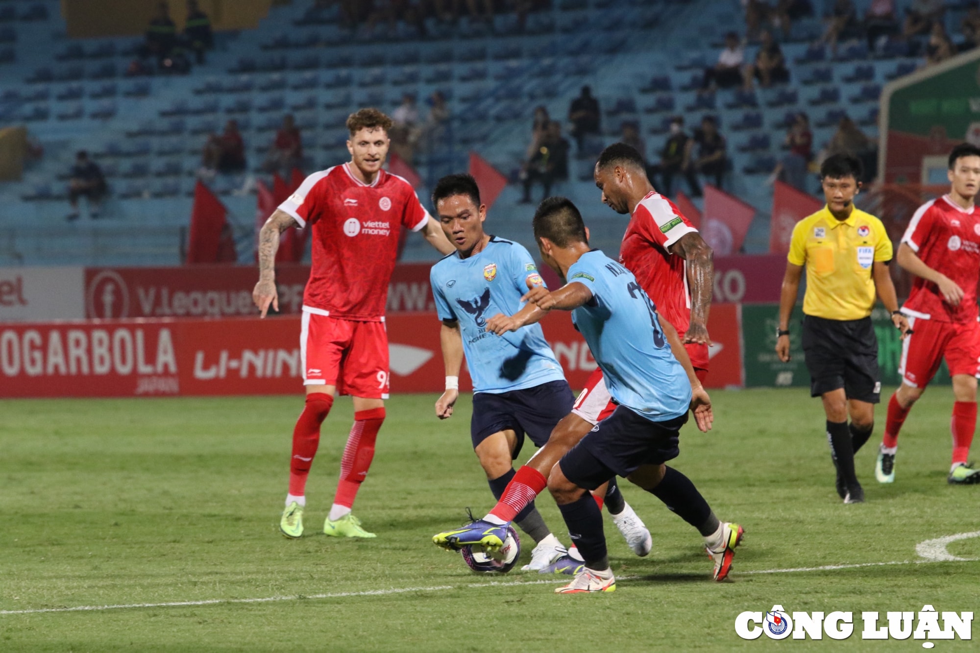 hang cong vo duyen viettel fc de thua 0 1 ha tinh tren san hang day hinh 1